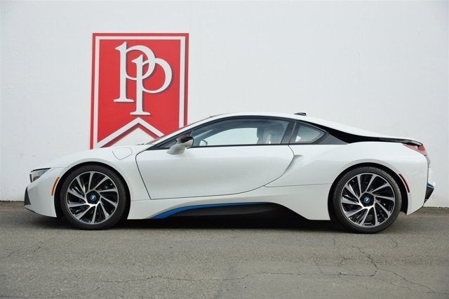 2015 BMW i8 Giga World