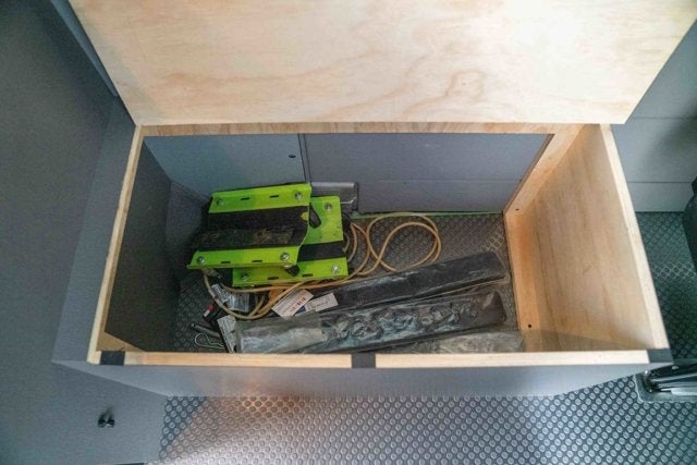 2018 Mercedes-Benz Sprinter Passenger Van 2500 Standard Roof V6 144" RWD