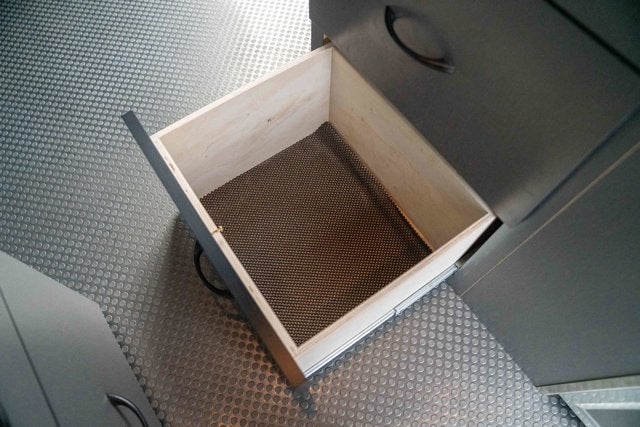 2018 Mercedes-Benz Sprinter Passenger Van 2500 Standard Roof V6 144" RWD