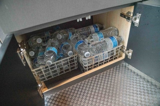 2018 Mercedes-Benz Sprinter Passenger Van 2500 Standard Roof V6 144" RWD