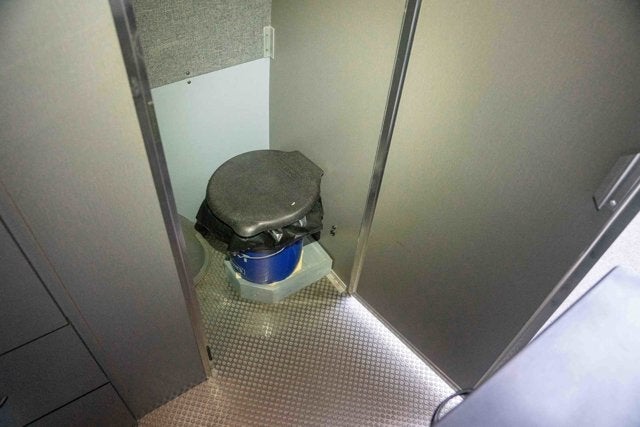 2018 Mercedes-Benz Sprinter Passenger Van 2500 Standard Roof V6 144" RWD