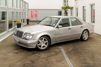 1994 Mercedes-Benz E500 Base