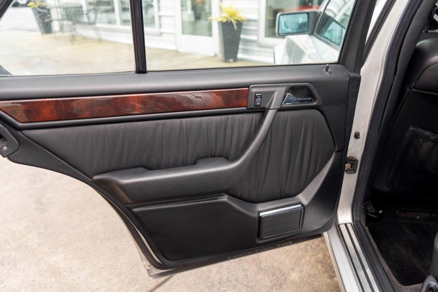 1994 Mercedes-Benz E500 Base