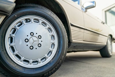 1986 Mercedes-Benz 560SL Base
