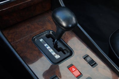 1987 Mercedes-Benz SL-Class 560SL