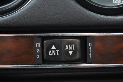 1987 Mercedes-Benz SL-Class 560SL
