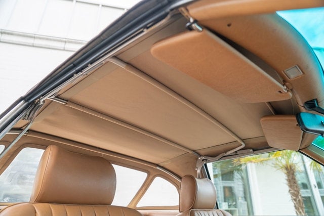 1987 Mercedes-Benz 560SL Base