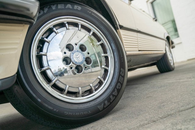 1987 Mercedes-Benz 560SL Base