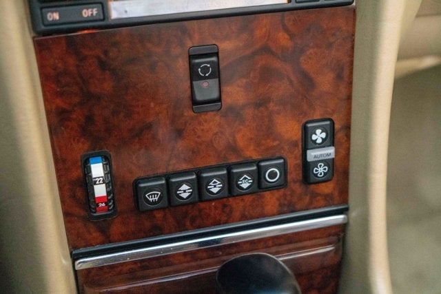 1987 Mercedes-Benz 560SL Convertible