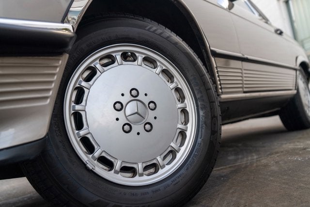 1987 Mercedes-Benz 560SL Convertible