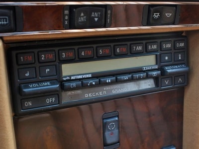 1987 Mercedes-Benz 560SL Roadster