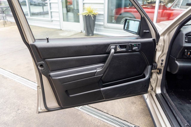 1986 Mercedes-Benz 190E 2.3-16