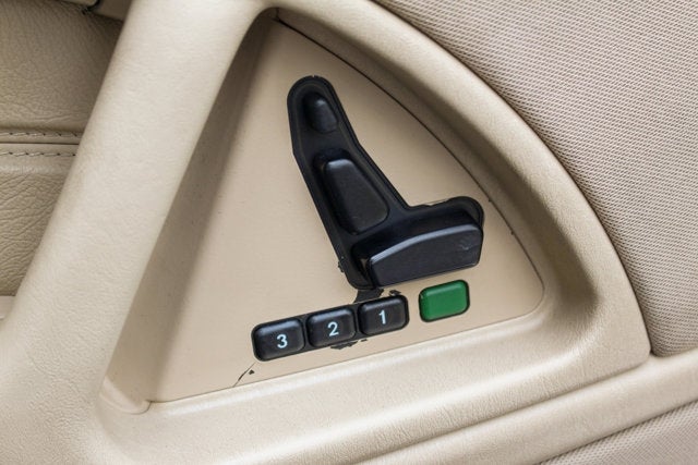 1996 Mercedes-Benz SL Class 2dr Roadster 3.2L