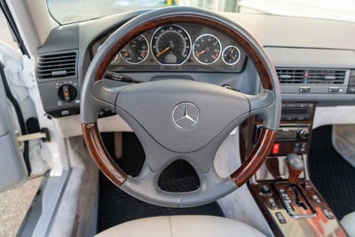2000 Mercedes-Benz SL500 2dr Roadster 5.0L