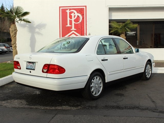 1999 Mercedes-Benz E320 Sedan