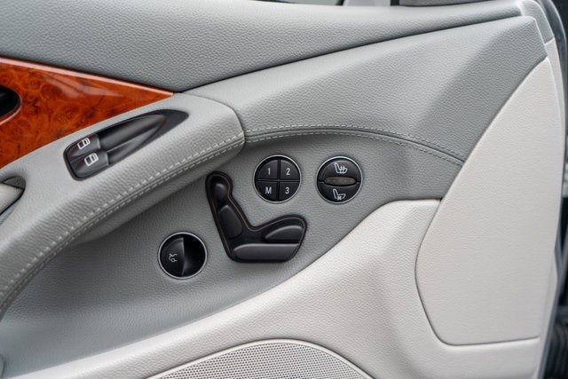 2004 Mercedes-Benz SL-Class 2dr Roadster 5.0L