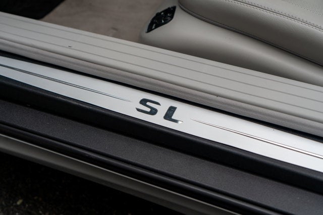 2004 Mercedes-Benz SL-Class 2dr Roadster 5.0L