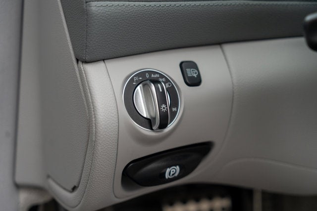 2004 Mercedes-Benz SL-Class 2dr Roadster 5.0L