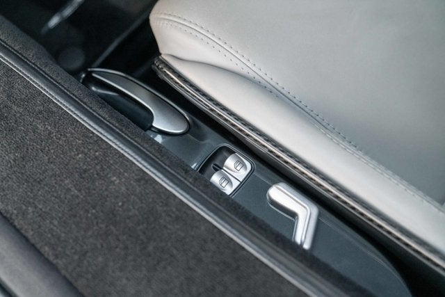 2005 Mercedes-Benz SLR McLaren 2dr Cpe 5.5L