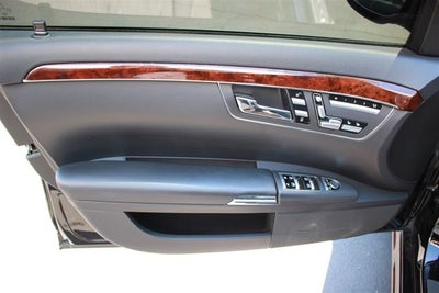 2009 Mercedes-Benz S63 6.3L V8 AMG®