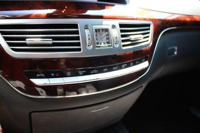 2009 Mercedes-Benz S63 6.3L V8 AMG®