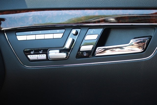 2009 Mercedes-Benz S63 6.3L V8 AMG®