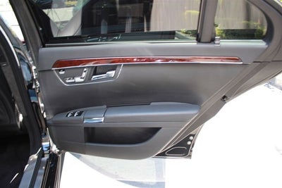 2009 Mercedes-Benz S63 6.3L V8 AMG®