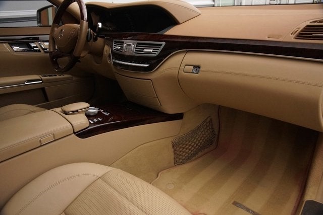 2011 Mercedes-Benz S63 AMG® '2 Look Edition'