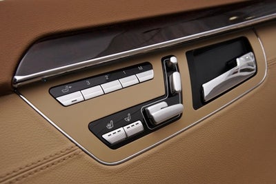 2011 Mercedes-Benz S63 AMG® '2 Look Edition'