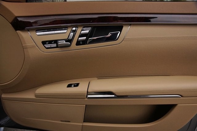 2011 Mercedes-Benz S63 AMG® '2 Look Edition'