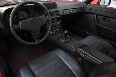 1987 Porsche 924S Base