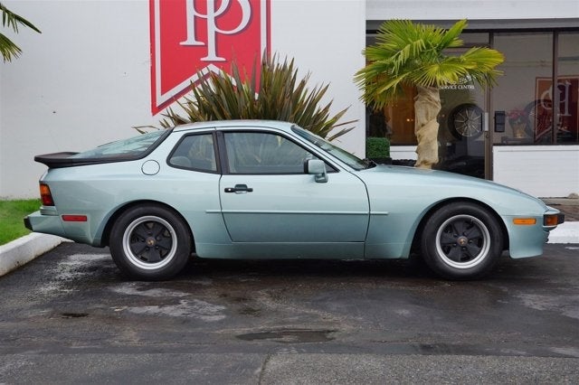 1985 Porsche 944 Base