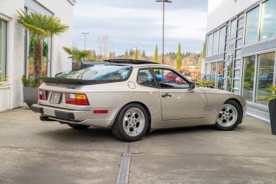 1986 Porsche 944 Turbo Base