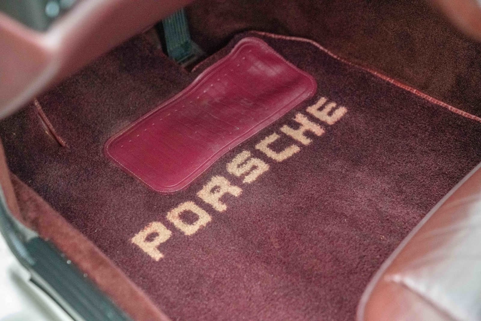 1986 Porsche 944 Turbo Base