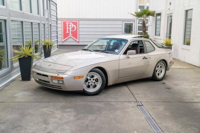 1986 Porsche 944 Turbo Base