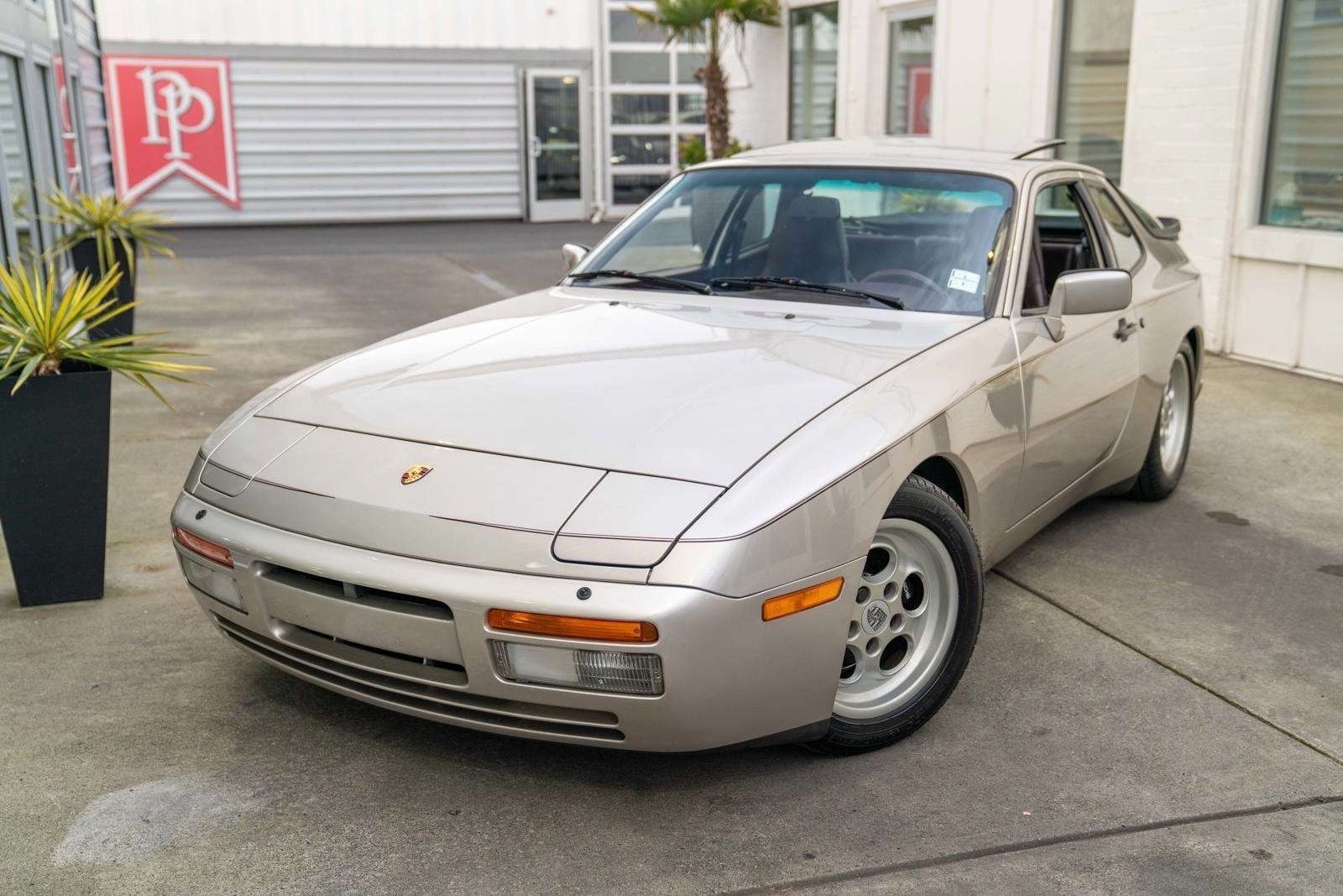 1986 Porsche 944 Turbo Base