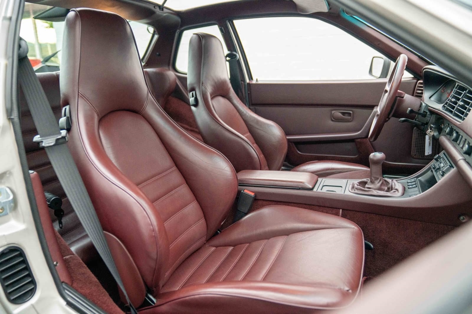 1986 Porsche 944 Turbo Base