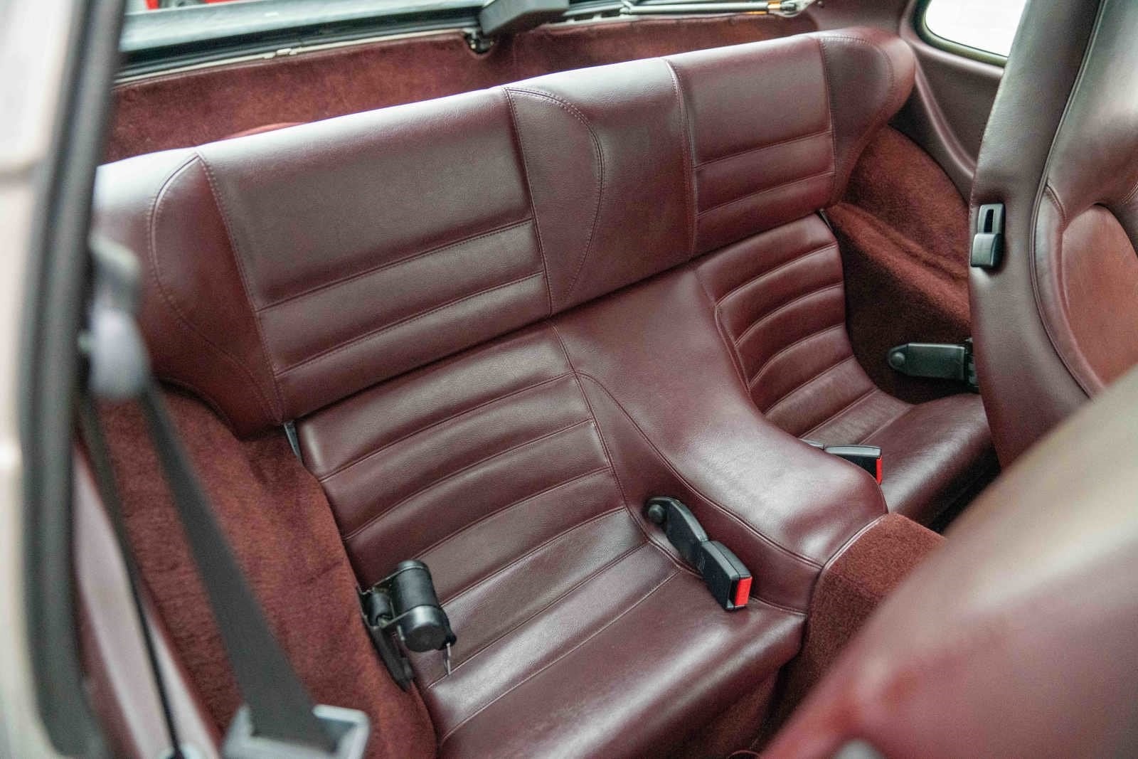 1986 Porsche 944 Turbo Base