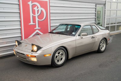 1986 Porsche 944 Turbo Base