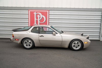 1986 Porsche 944 Turbo Base