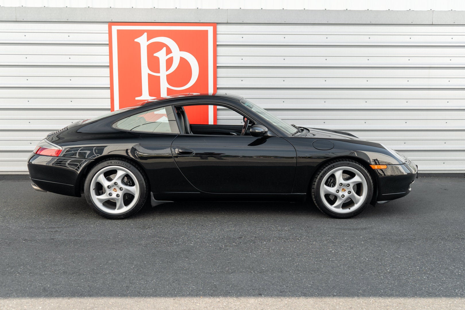 2000 Porsche 911 Carrera