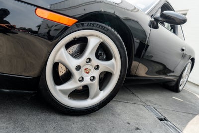 2000 Porsche 911 Carrera
