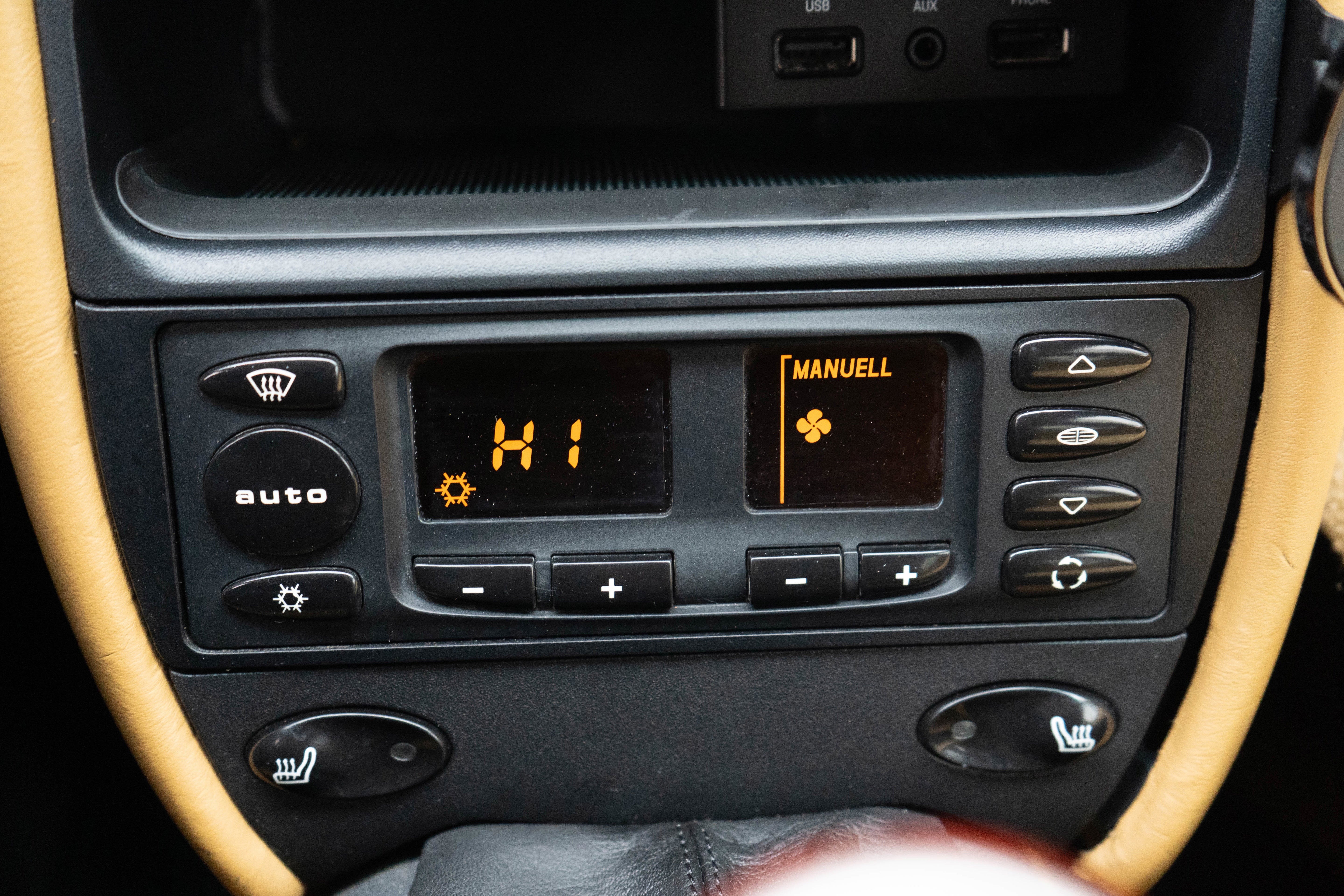 1999 Porsche 911 Carrera 2dr Carrera Cpe 6-Spd Manual