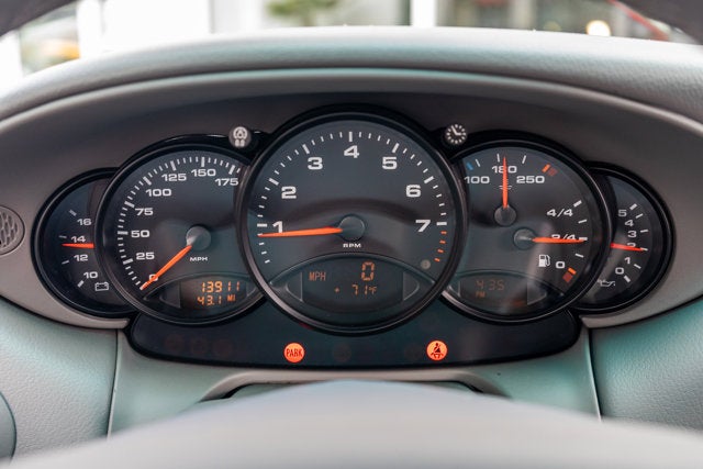 2001 Porsche 911 Carrera 2dr Carrera Cpe 6-Spd Manual