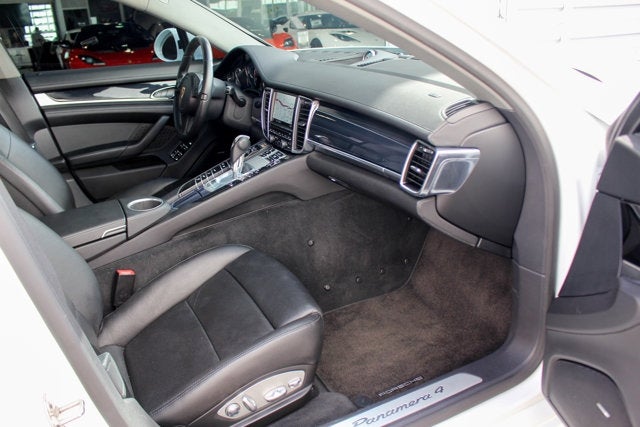 2014 Porsche Panamera 4