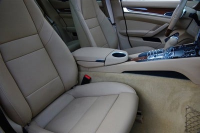 2013 Porsche Panamera 4dr HB