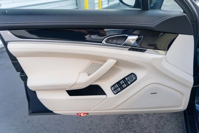2015 Porsche Panamera 4