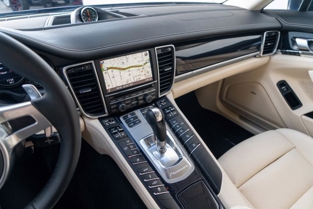 2015 Porsche Panamera 4
