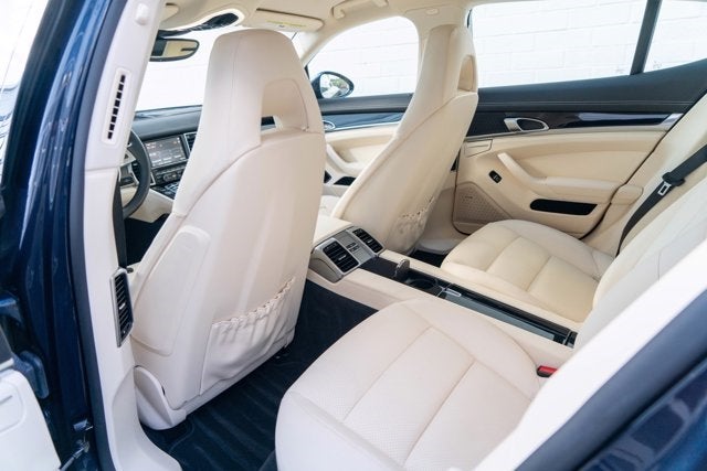2015 Porsche Panamera 4