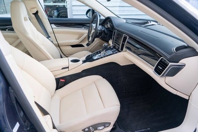 2015 Porsche Panamera 4